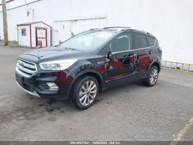 1FMCU9J9XJUD37882 Ford Escape Titanium