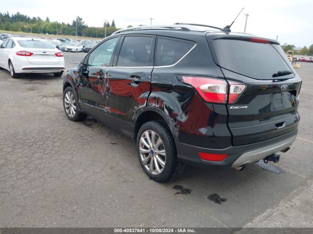 1FMCU9J9XJUD37882 Ford Escape Titanium