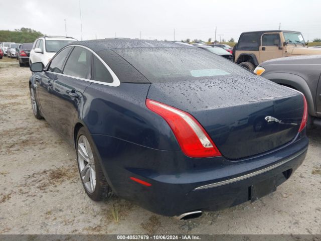 2011 JAGUAR XJ SAJWA2GB0BLV01824 Photo 2