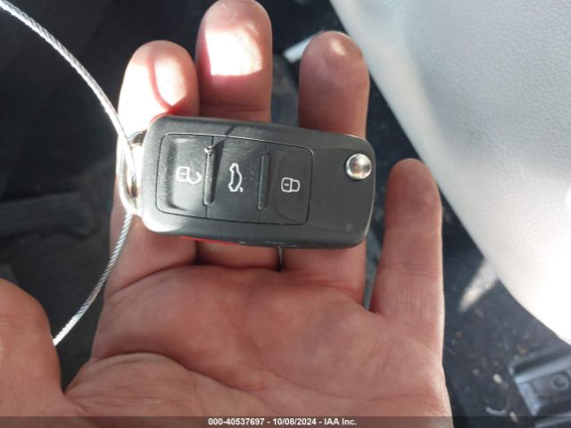 3VWB17AJ0GM241017 Volkswagen Jetta 1.8t Sport