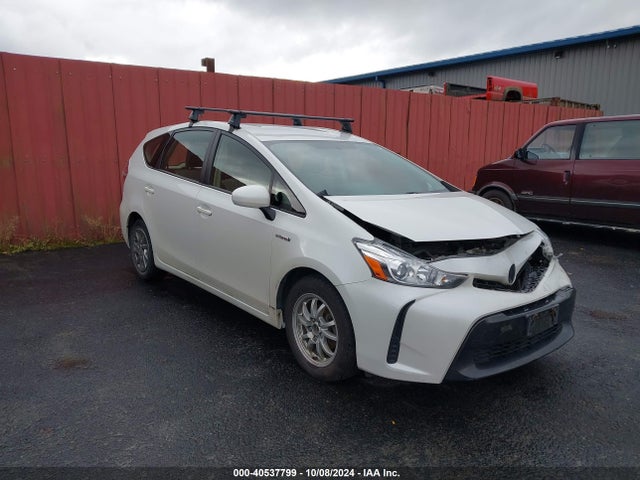 Toyota Prius V Two 2015 JTDZN3EU6FJ031083 Image 1