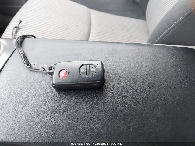 Toyota Prius V Two 2015 JTDZN3EU6FJ031083 Image 11