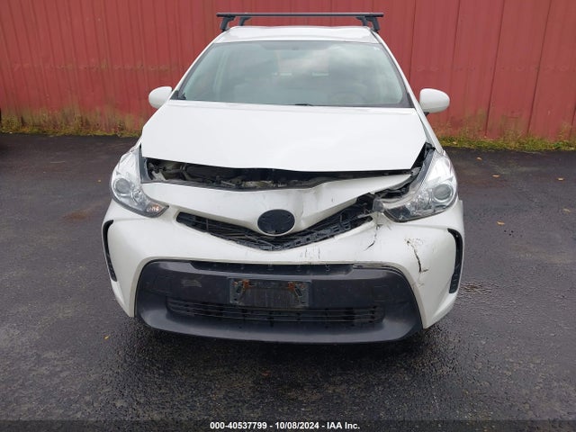 Toyota Prius V Two 2015 JTDZN3EU6FJ031083 Image 12