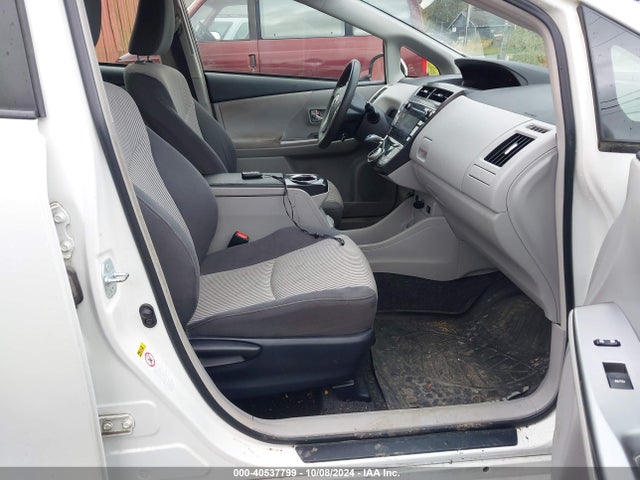 Toyota Prius V Two 2015 JTDZN3EU6FJ031083 Image 5