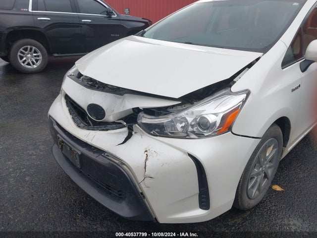 Toyota Prius V Two 2015 JTDZN3EU6FJ031083 Image 6