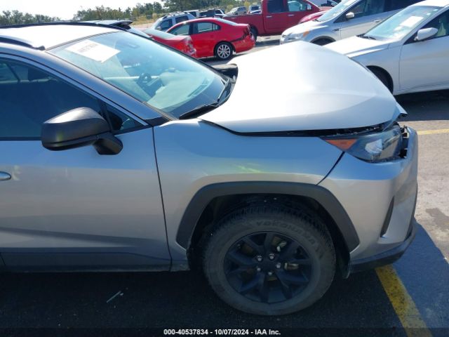 2T3H1RFVXMC143130 Toyota RAV4 LE