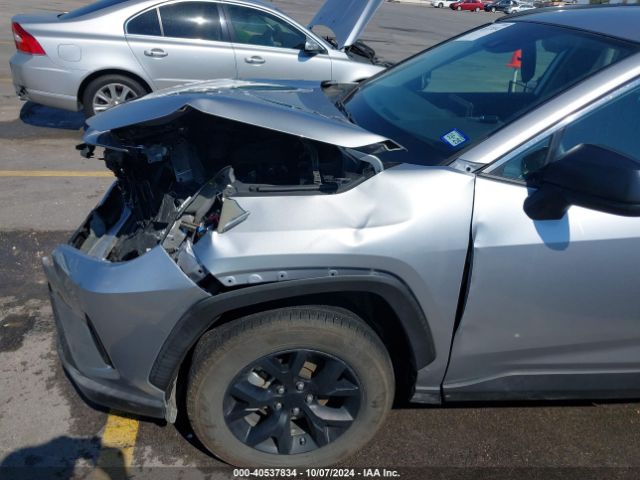 2T3H1RFVXMC143130 Toyota RAV4 LE