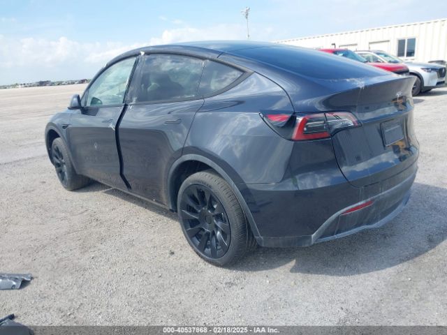 7SAYGAEE5RF074699 Tesla Model Y Long Range Dual Motor All-wheel Drive