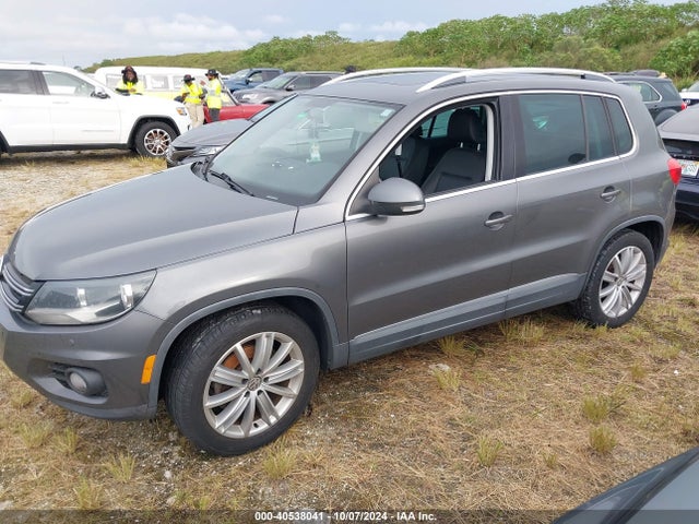 WVGAV7AX3FW590481 Volkswagen Tiguan Sel