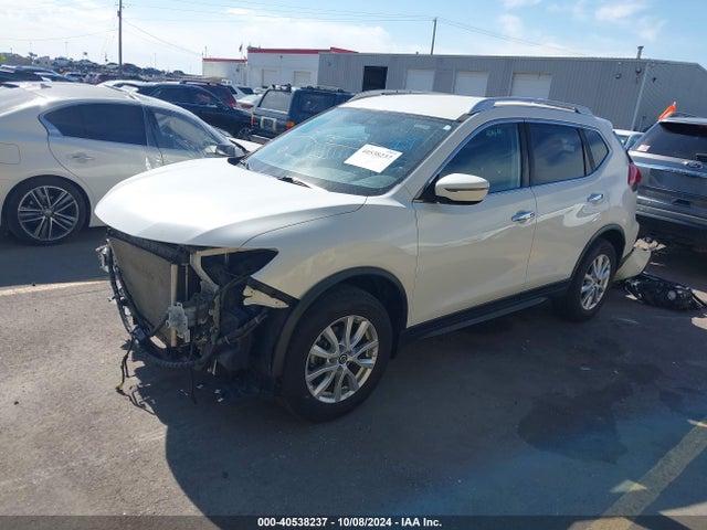 Nissan ROGUE SV 2017 JN8AT2MV1HW258876 Image 2
