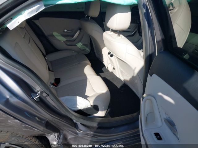 W1K3G4EB2NJ353339 Mercedes-Benz A 220