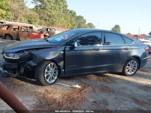 Ford Fusion Hybrid Se 2019 3FA6P0LU7KR147218 Image 2
