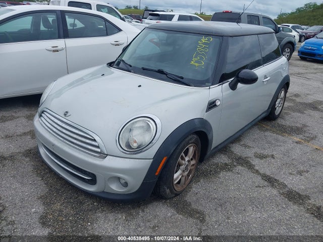 2012 MINI COOPER WMWSU3C58CT260927 Photo 1