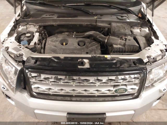 Land Rover LR2 2014 SALFR2BG7EH388058 Image 10