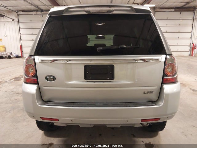 Land Rover LR2 2014 SALFR2BG7EH388058 Image 16