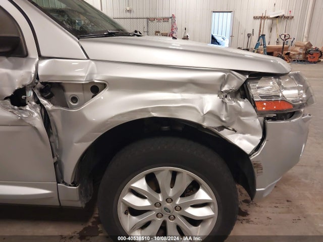 Land Rover LR2 2014 SALFR2BG7EH388058 Image 17