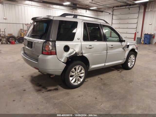 Land Rover LR2 2014 SALFR2BG7EH388058 Image 4