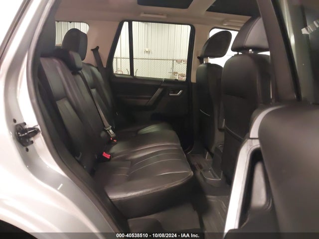 Land Rover LR2 2014 SALFR2BG7EH388058 Image 8