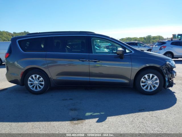 2C4RC1FG4KR714585 Chrysler Pacifica Touring Plus