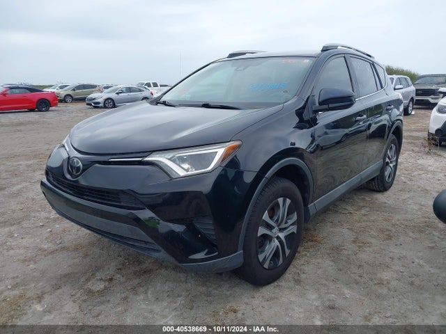 Toyota RAV4 LE 2017 2T3ZFREV2HW401006 Image 2