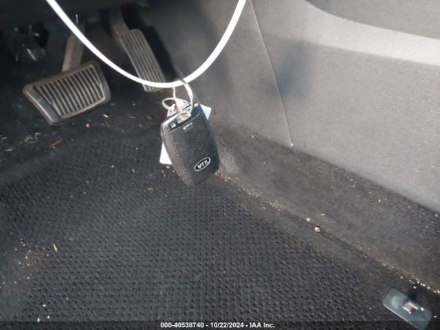 KNDCB3LCXH5036565 KIA NIRO LX