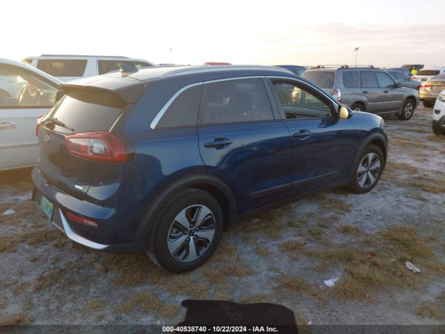 KNDCB3LCXH5036565 KIA NIRO LX