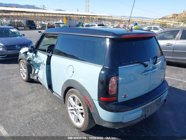 2013 MINI CLUBMAN WMWZF3C51DT489475 Photo 2