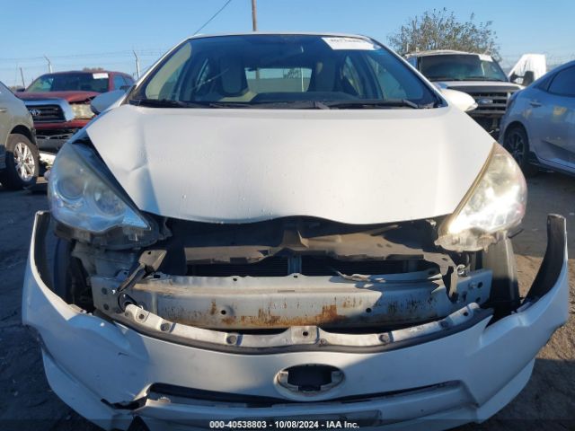 JTDKDTB38E1083605 Toyota Prius C One