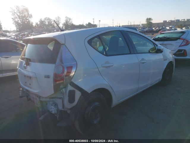 JTDKDTB38E1083605 Toyota Prius C One