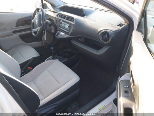 JTDKDTB38E1083605 Toyota Prius C One