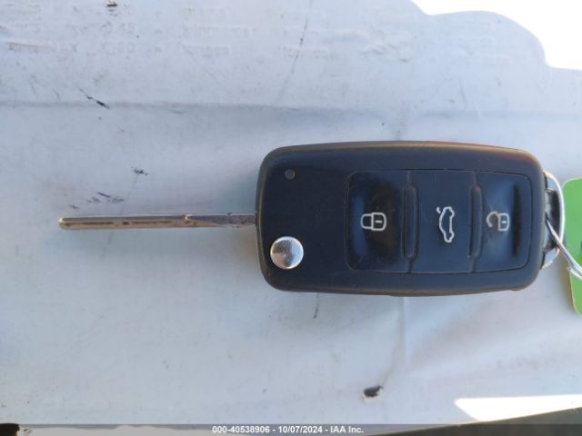 WVGAV7AX0FW515141 Volkswagen TIGUAN SE