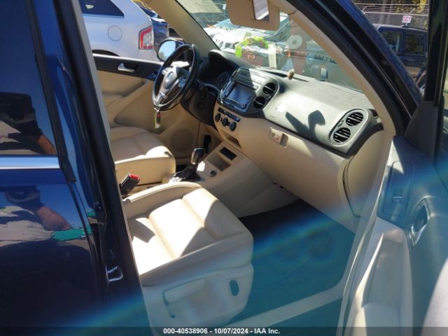 WVGAV7AX0FW515141 Volkswagen TIGUAN SE