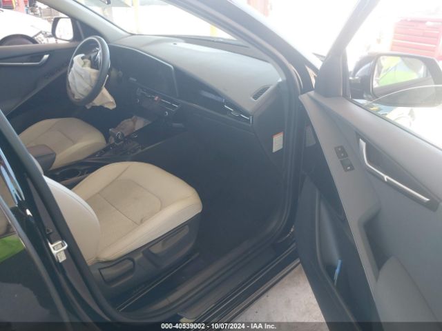 KNDCR3LE2R5128266 KIA Niro Ex Touring