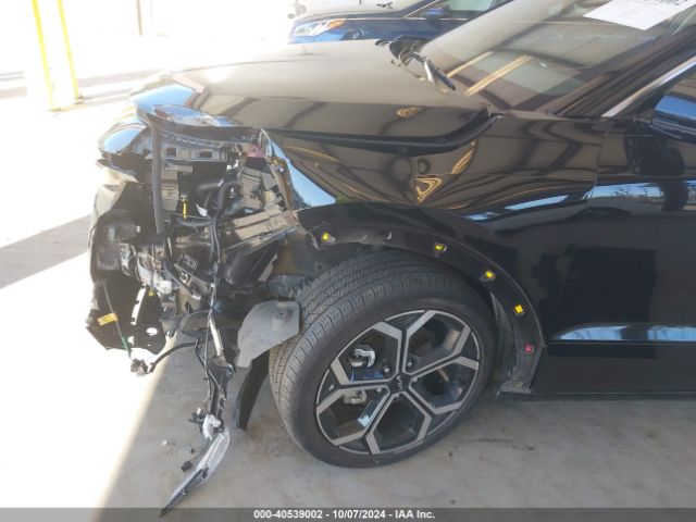 KNDCR3LE2R5128266 KIA Niro Ex Touring