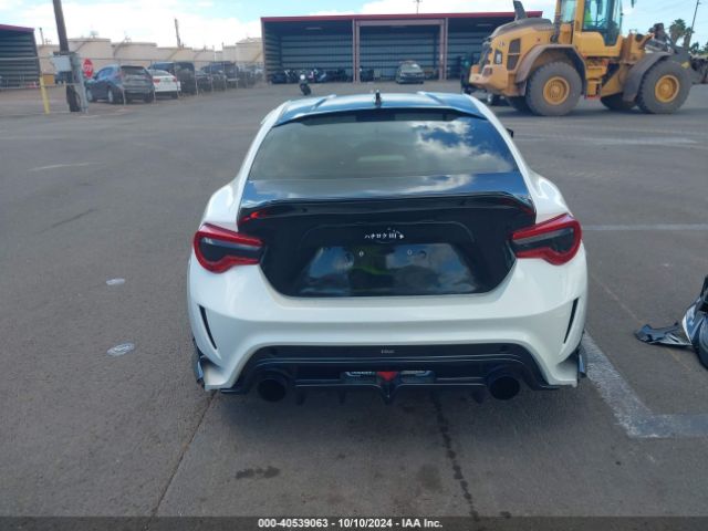 JF1ZNAA10H8701002 Toyota 86