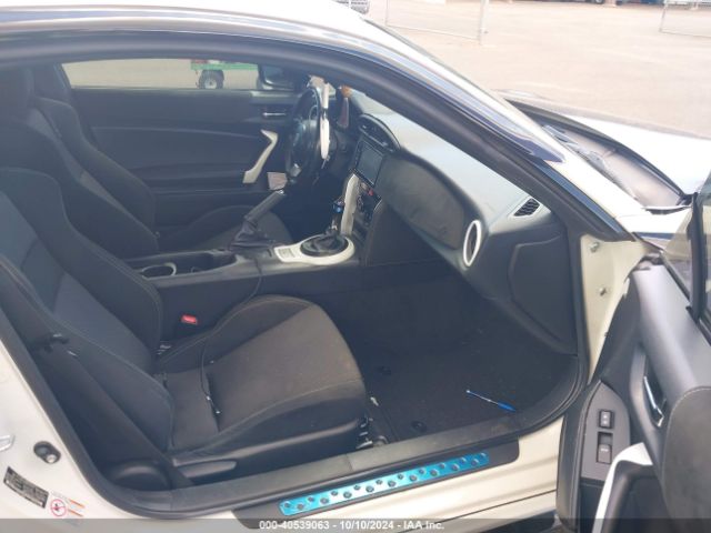 JF1ZNAA10H8701002 Toyota 86