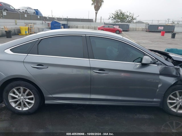 Hyundai SONATA SE 2018 5NPE24AF4JH672481 Image 13
