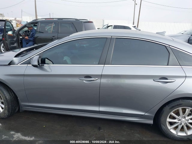 Hyundai SONATA SE 2018 5NPE24AF4JH672481 Image 14