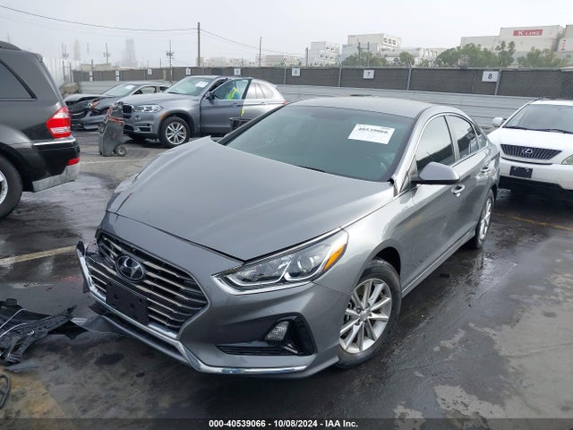 Hyundai SONATA SE 2018 5NPE24AF4JH672481 Image 2
