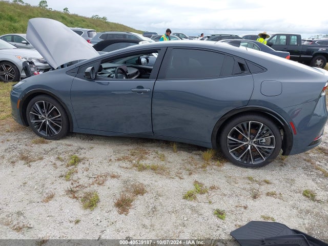 Toyota PRIUS XLE 2024 JTDACAAU7R3030837 Image 14