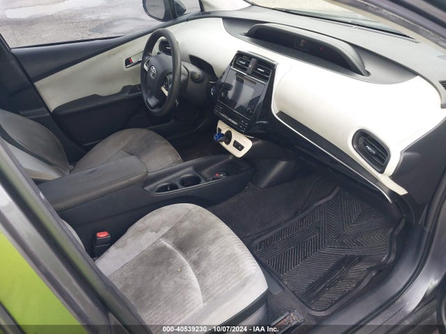 Toyota Prius Two Eco 2016 JTDKARFU5G3502256 Image 5