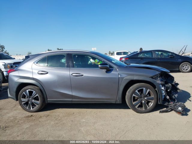JTHX3JBH2M2042130 Lexus UX 200