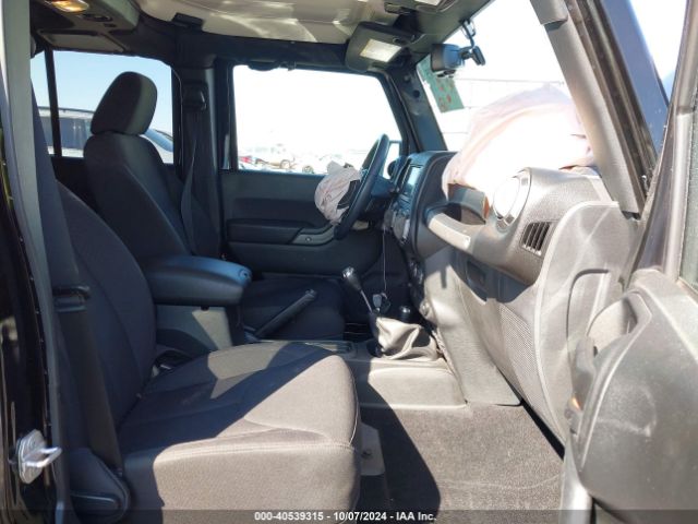 1C4BJWDG0HL608210 Jeep Wrangler Unlimited Willy Wheeler 4x4