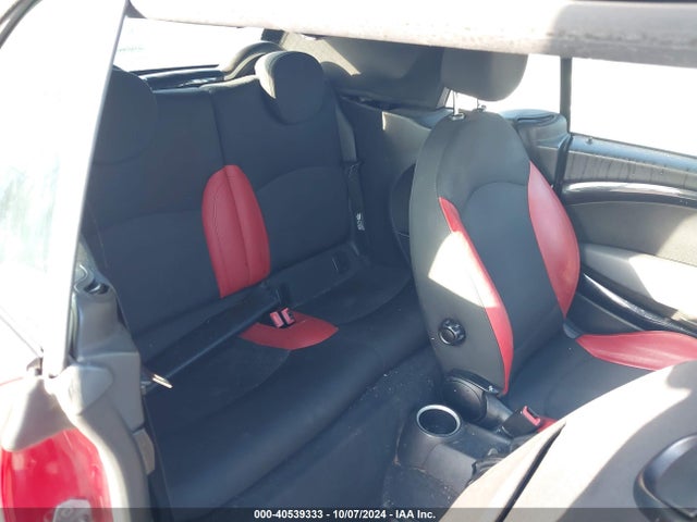 2010 MINI COOPER S WMWMS3C56ATY08550 Photo 7