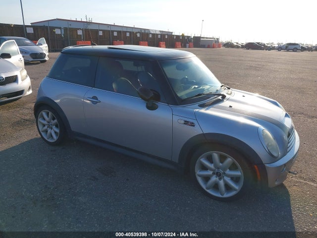 2006 MINI COOPER S WMWRE33506TL22191 Photo 0