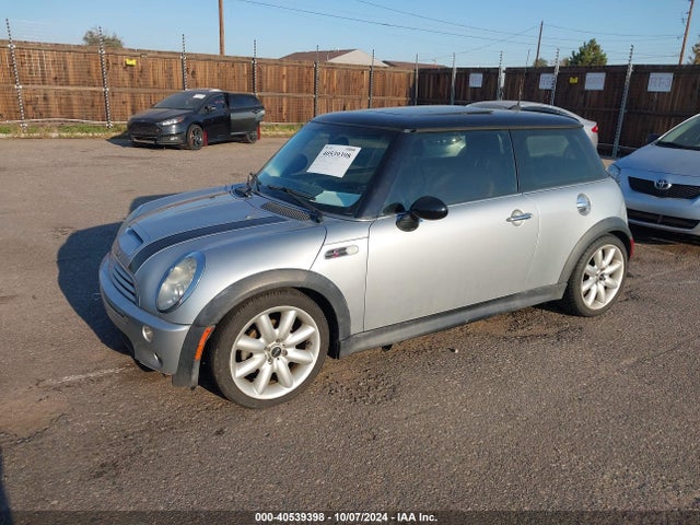 2006 MINI COOPER S WMWRE33506TL22191 Photo 1