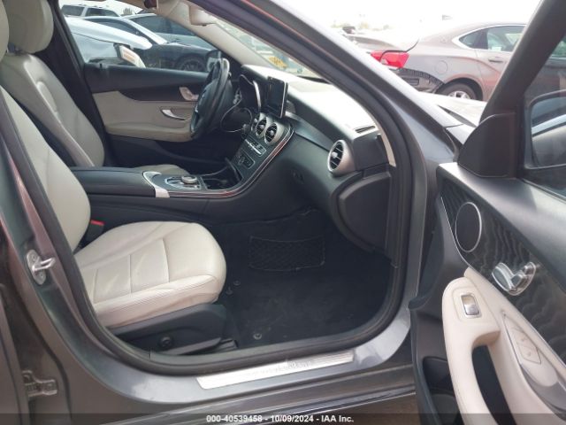 55SWF4JB1HU230982 Mercedes-Benz C 300 Luxury/sport