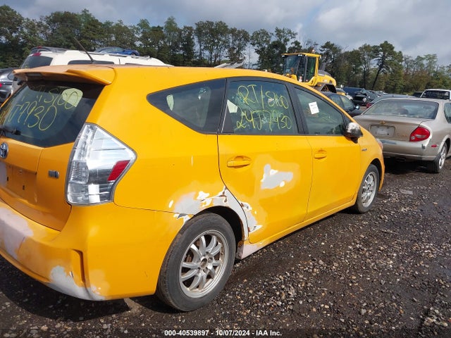 Toyota Prius V Two 2014 JTDZN3EU5E3307708 Image 4