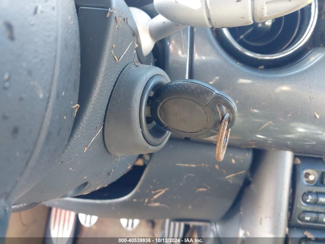 2005 MINI COOPER S WMWRH33505TF85533 Photo 10