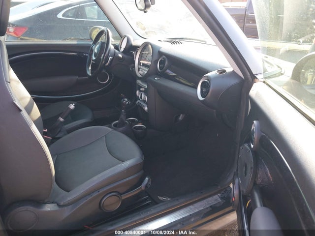 2007 MINI COOPER WMWMF33517TL78892 Photo 4